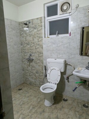 Bathroom in 3 BHK Apartment at Kalptaru Apartment, Gomti Nagar – for Rent