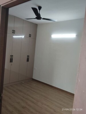 Room in 3 BHK Apartment at Paras Irene, Sector 70a – for Sale