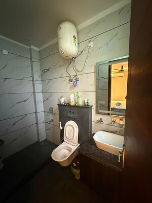 Bathroom in 2 BHK Builder Floor at Sector 14 – for Rent