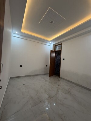 Room in 3 BHK Builder Floor at Sarfabad Village – for Sale