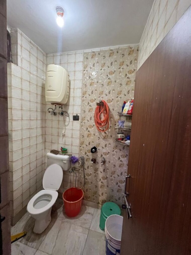 Bathroom, khirki extension 2 Bedroom 680 Sq.Ft. Builder Floor In Khirki Extension Delhi 10748911