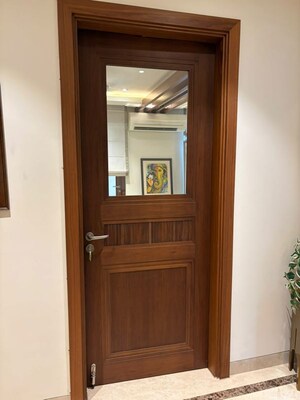 Room in 3 BHK Builder Floor at Defence Colony – for Rent