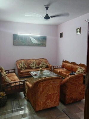 Living Room in 3 BHK Apartment at Sector 20 – for Rent