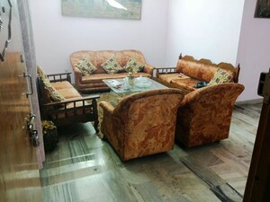 Living Room in 3 BHK Apartment at Sector 20 – for Rent