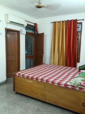 Bedroom in 3 BHK Apartment at Sector 20 – for Rent