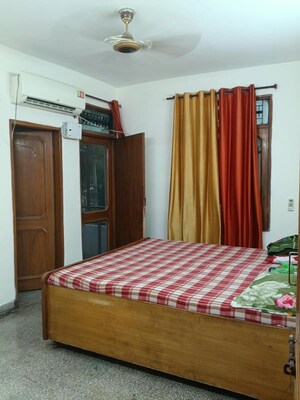 Bedroom in 3 BHK Apartment at Sector 20 – for Rent