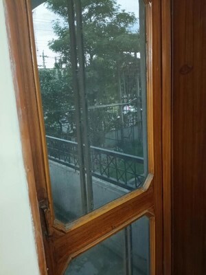 Furnished Amenities in 3 BHK Apartment at Sector 20 – for Rent
