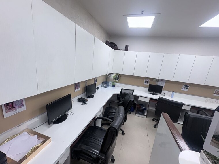 Team Area, netaji subhash place Commercial Office Space 2500 Sq.Ft. In Netaji Subhash Place Delhi 10753913