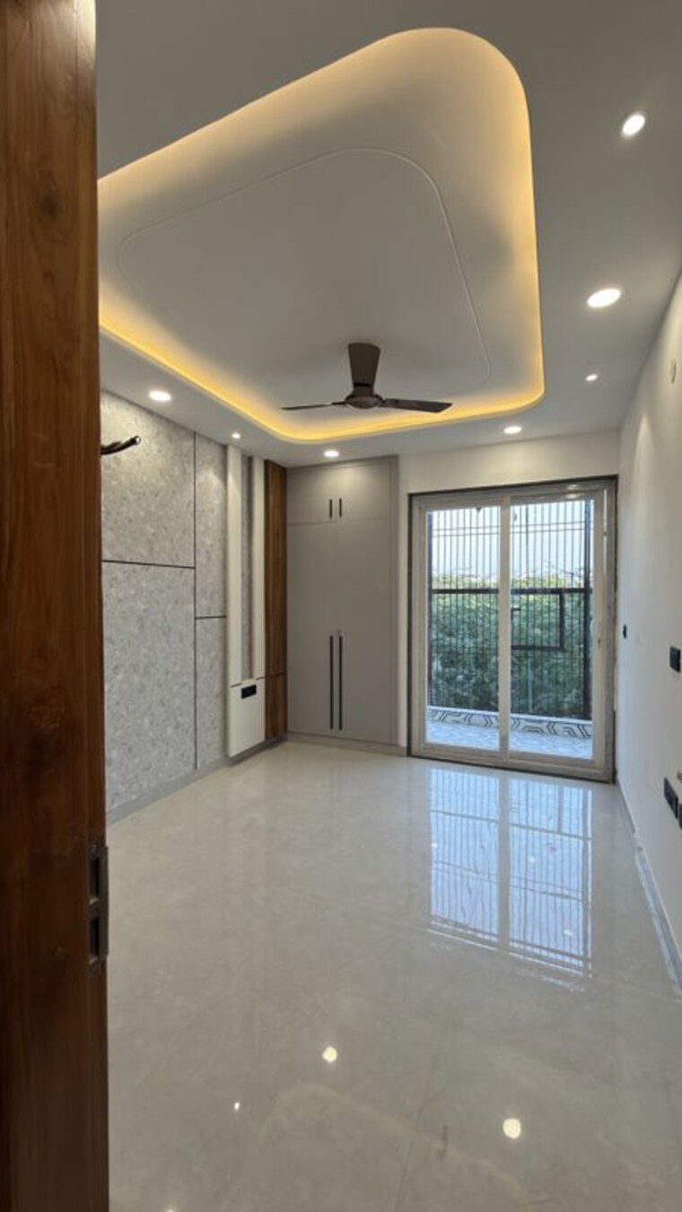 Room, bptp-district-3 3 Bedroom 180 Sq.Yd. Builder Floor In Sector 85 Faridabad 10753925