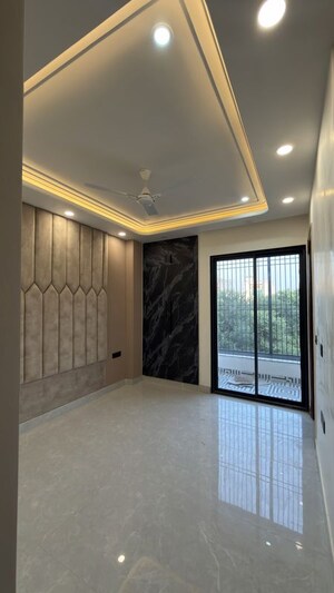 Room in 3 BHK Builder Floor at BPTP District 3, Sector 85 – for Rent