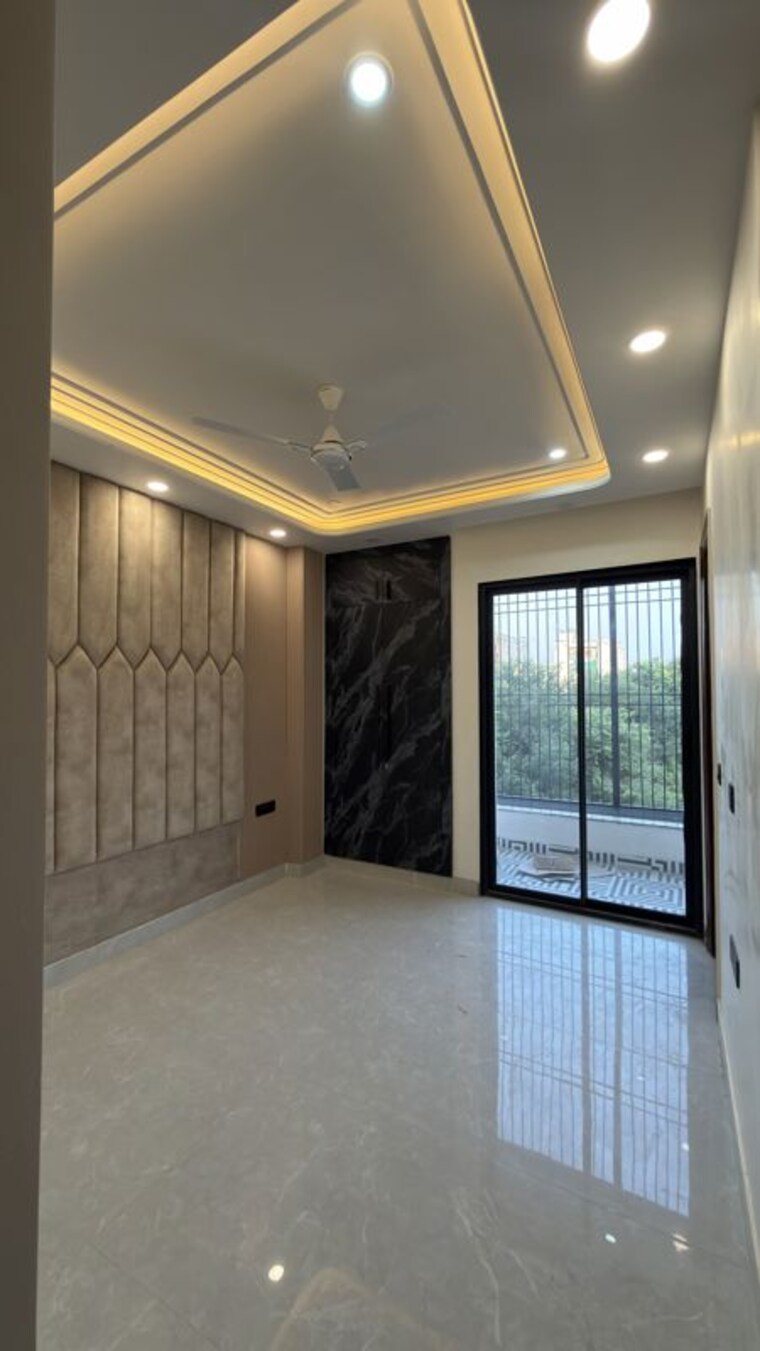 Room, bptp-district-3 3 Bedroom 180 Sq.Yd. Builder Floor In Sector 85 Faridabad 10753925