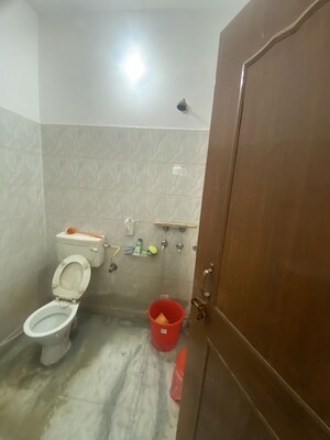 Furnished Amenities in 2 BHK Independent House at New Palam Vihar – for Rent