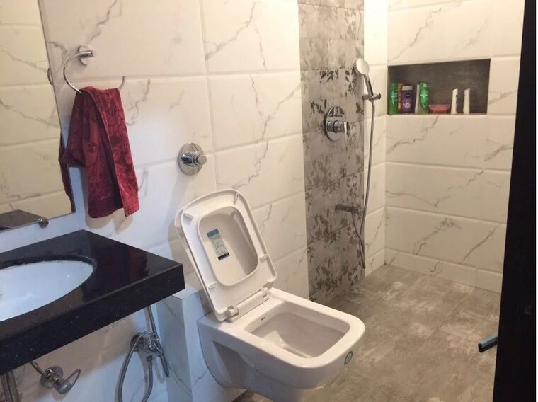 Bathroom, nri-complex-phase-i 3 Bedroom 2000 Sq.Ft. Apartment In Seawoods Sector 58 Navi Mumbai 10753947