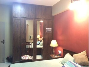 Room in 3 BHK Apartment at NRI Complex Phase I, Seawoods Sector 58 – for Rent