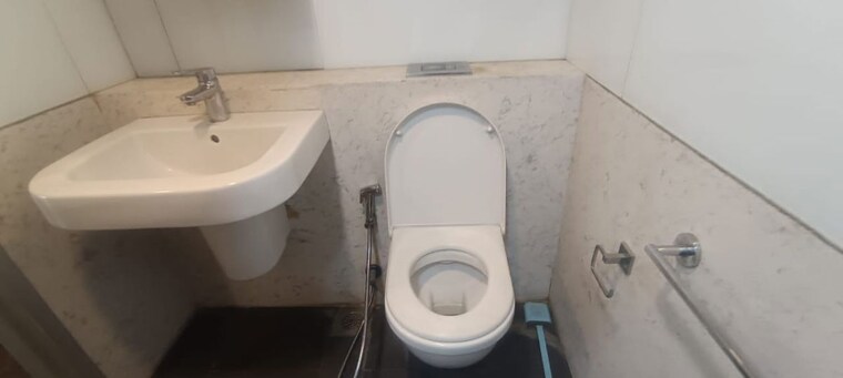 Bathroom, lodha-dioro 2 Bedroom 845 Sq.Ft. Apartment In Wadala Mumbai 10753980