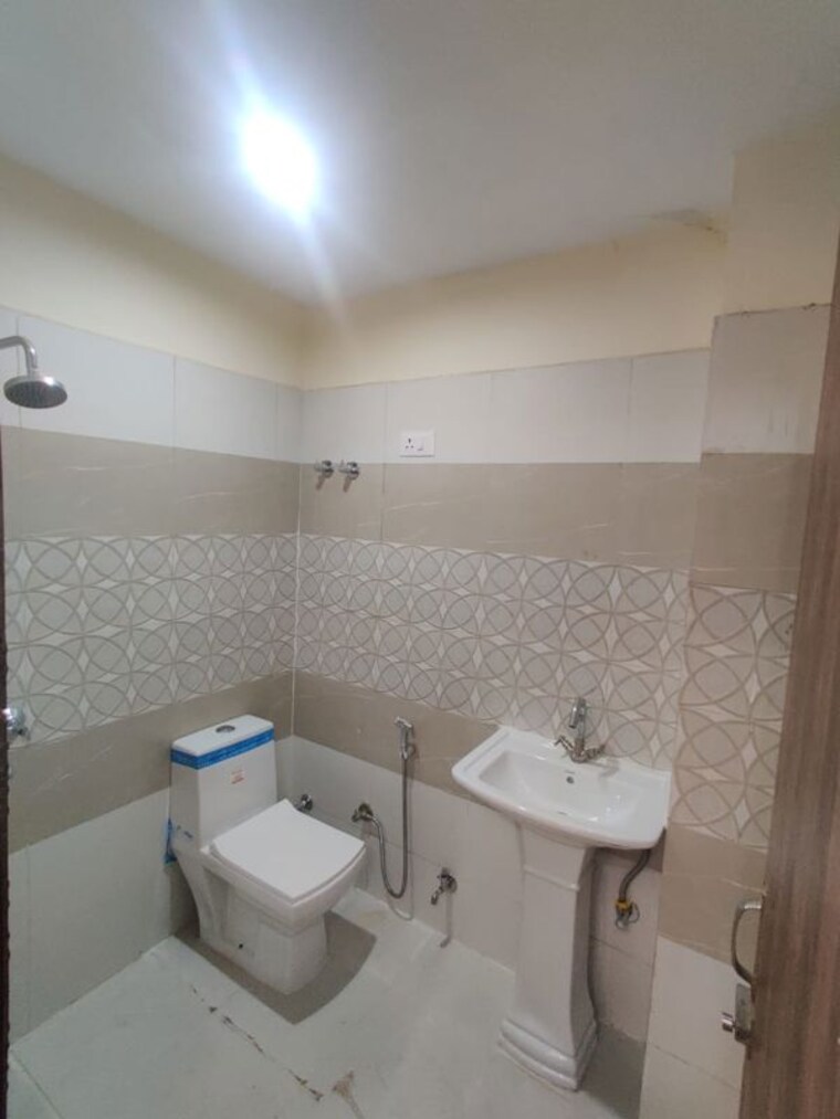 Bathroom, sector 47 1 RK 500 Sq.Ft. Builder Floor In Sector 47 Gurgaon 10754019