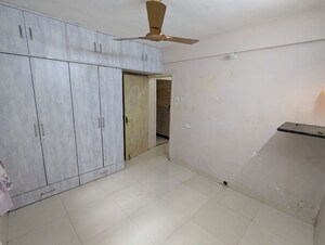 Room in 2 BHK Apartment at K Raheja Vihar, Powai – for Rent