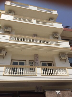  Builder Floor – Exterior View View at Sector 43 - for Rent