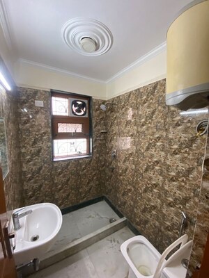 Furnished Amenities in 3 BHK Builder Floor at Ansal Sushant Apartments, Sushant Lok I – for Rent