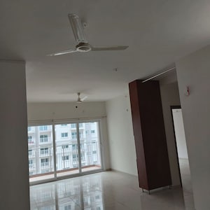 Room in 3.5 BHK Apartment at L&T Raintree Boulevard, Hebbal – for Rent