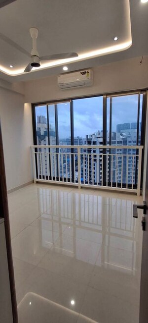 Room in 2 BHK Apartment at Dynamix Divum, Malad East – for Rent