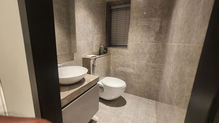 Bathroom, oberoi-elysian-tower-a 4 Bedroom 2538 Sq.Ft. Apartment In Goregaon East Mumbai 10754093
