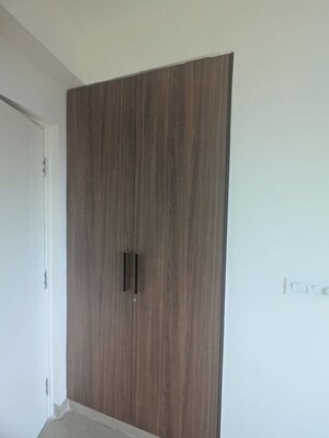 Furnished Amenities in 3.5 BHK Apartment at Emaar Emerald Floors Premier, Sector 65 – for Rent