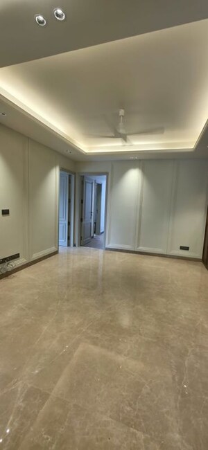 Room in 4 BHK Builder Floor at Nehru Enclave – for Rent