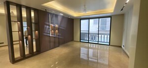 Room in 4 BHK Builder Floor at Nehru Enclave – for Rent