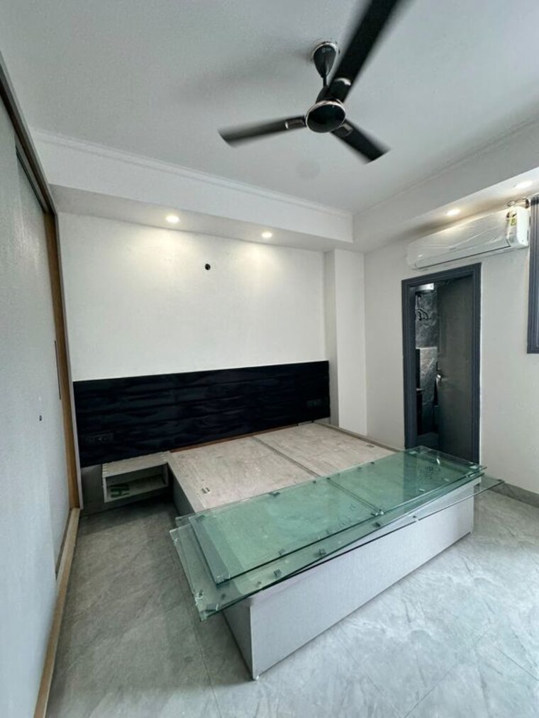 Bedroom, sector 51 3 Bedroom 1800 Sq.Ft. Builder Floor In Sector 51 Gurgaon 10754101
