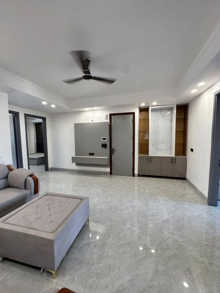 Room, sector 51 3 Bedroom 1800 Sq.Ft. Builder Floor In Sector 51 Gurgaon 10754101