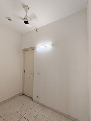 Room in 4 BHK Apartment at Emaar Palm Hills, Sector 77 – for Sale