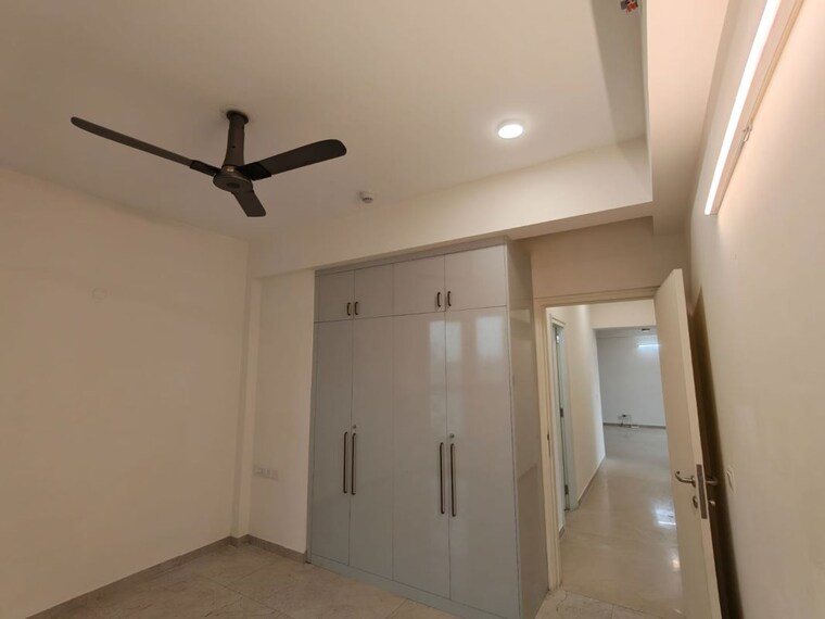 Room, emaar-palm-hills 4 Bedroom 1950 Sq.Ft. Apartment In Sector 77 Gurgaon 10754097