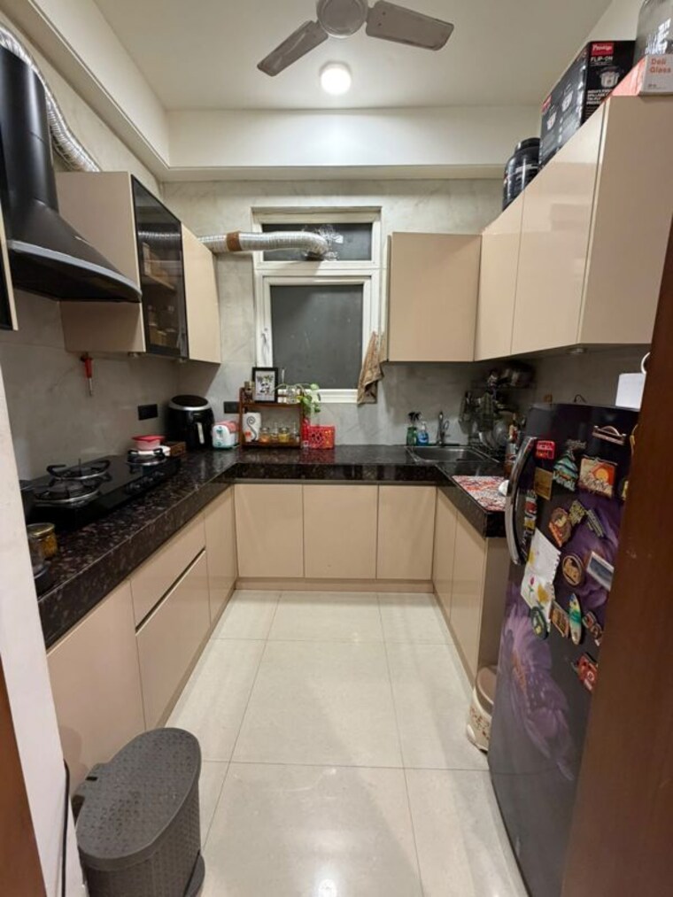 Kitchen, sector 27 3 Bedroom 2500 Sq.Ft. Builder Floor In Sector 27 Gurgaon 10754162