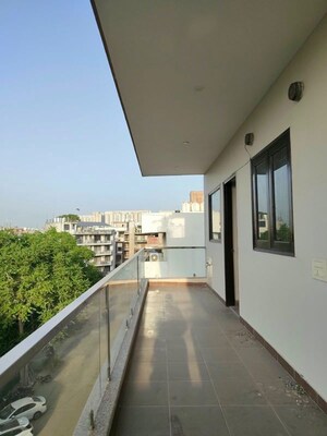 Balcony in 3 BHK Builder Floor at Sector 43 – for Rent
