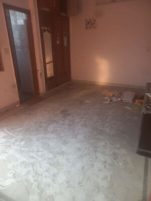 Room in 3 BHK Independent House at Sector 22 – for Rent