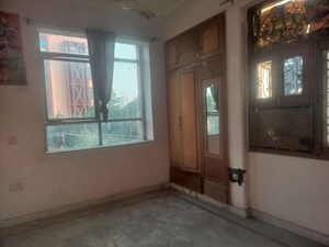 Room in 3 BHK Independent House at Sector 22 – for Rent