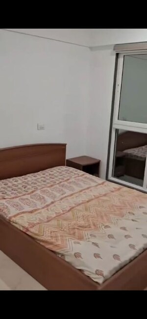 Bedroom in 2 BHK Apartment at Platinum Life, Andheri West – for Rent