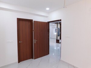 Room in 3 BHK Apartment at Madhu Park Ville, Tellapur – for Rent