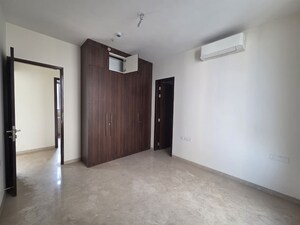 Room in 3 BHK Apartment at Piramal Vaikunth, Balkum Pada – for Rent