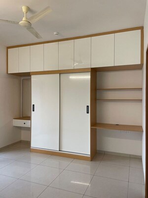 Room in 2 BHK Apartment at Sobha Dream Gardens, Thanisandra Main Road – for Rent