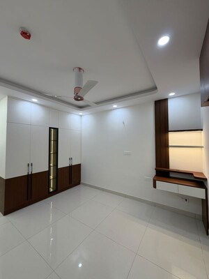 Room in 3 BHK Apartment at The Prestige City, Sarjapur Road – for Rent