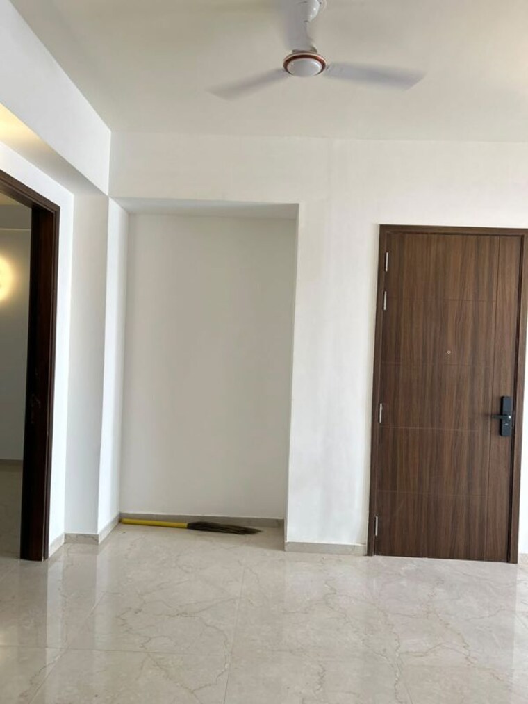 Room, smart-world-orchard 2.5 Bedroom 1200 Sq.Ft. Apartment In Sector 61 Gurgaon 10754305
