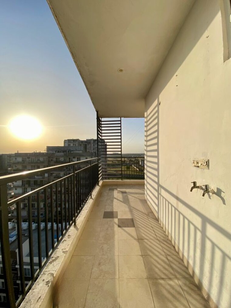 Balcony, dhakoli 4 Bedroom 1950 Sq.Ft. Apartment In Dhakoli Zirakpur 10754314