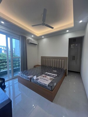 Bedroom in 1 BHK Builder Floor at Sector 43 – for Rent