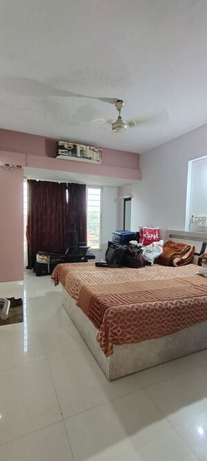 Bedroom in 2 BHK Apartment at Ashish Triveni Apartments, Goregaon East – for Rent