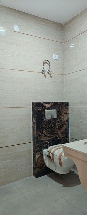 Furnished Amenities in 4 BHK Builder Floor at Sector 10 Dwarka – for Rent