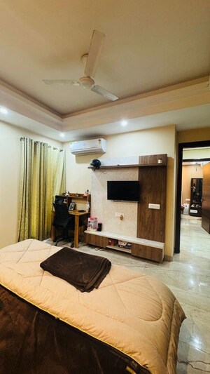 Living Room in 2 BHK Builder Floor at Sector 57 – for Rent