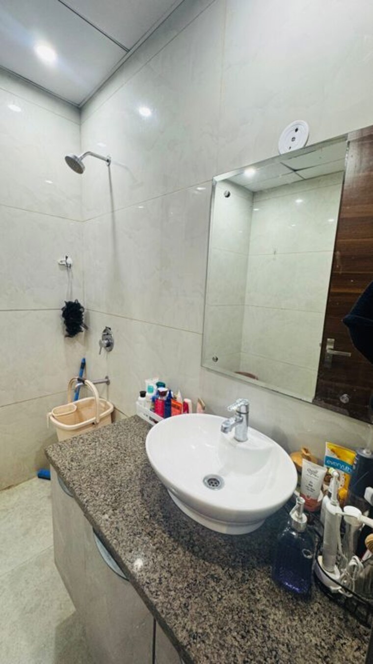 Bathroom, sector 57 2 Bedroom 1180 Sq.Ft. Builder Floor In Sector 57 Gurgaon 10754361