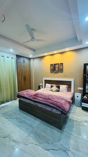 Bedroom in 2 BHK Builder Floor at Sector 57 – for Rent